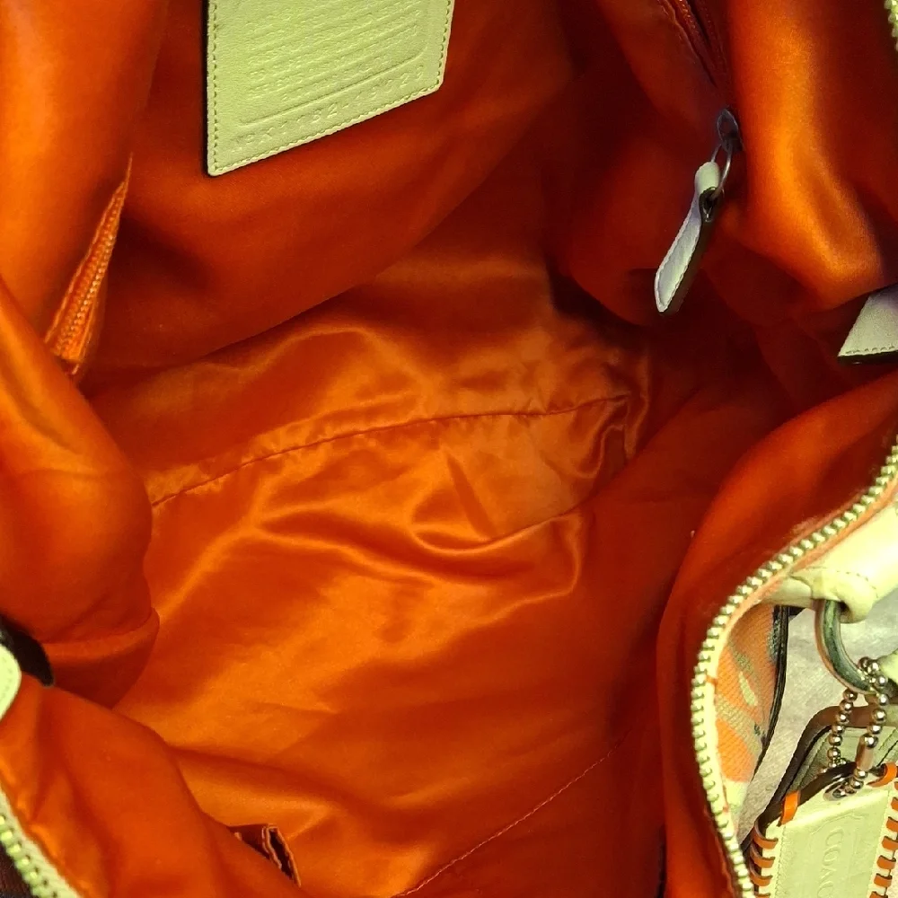 COACH PEACE POPPY RARE XL Canvas Floral Print Tote Bag in Coral and Cream - Picture 6 of 7